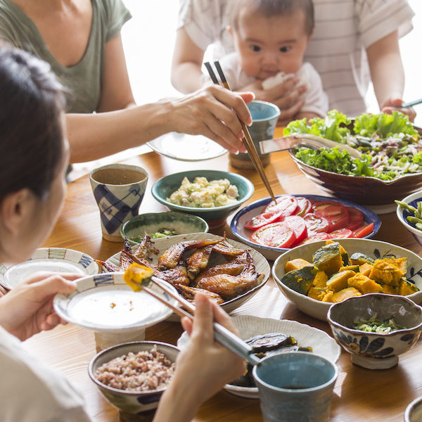 3歳と5歳晩ご飯のようす✳︎ホットプレートで簡単シュウマイのレシピ 子供達も大喜び👧🧒晩ご飯のメニューに困ったらコレ🙋‍♀️🧡