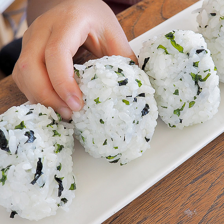 乾燥わかめをそのまま入れるだけ！懐かしい給食メニュー『わかめご飯』 : mama*kitchen Powered by ライブドアブログ