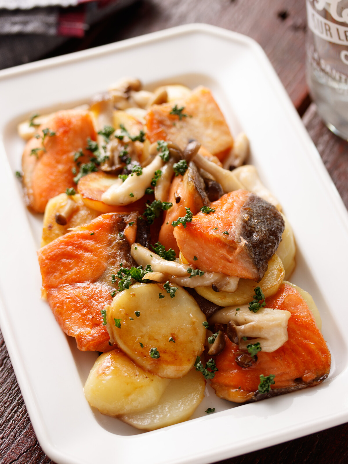 鮭としめじの炊き込みご飯〜バター醤油味〜 by ☆nao703☆クックパッド簡単おいしいみんなのレシピが392万品