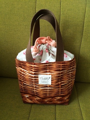 ゆっくり丁寧解説 100円ショップの温保冷バッグをそのまま使ってオリジナルバッグ Easy-to-make hot and cold bag -YouTube