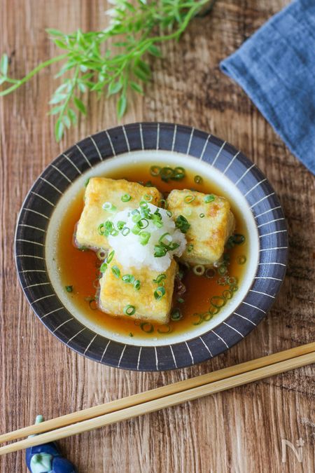 生さけの炊き込みご飯の献立 副菜：たけのこのうまうまのり塩、汁物：キャベツと豆腐のみそ汁 献立・メニュー 味の素パーク たべる楽しさを、もっと
