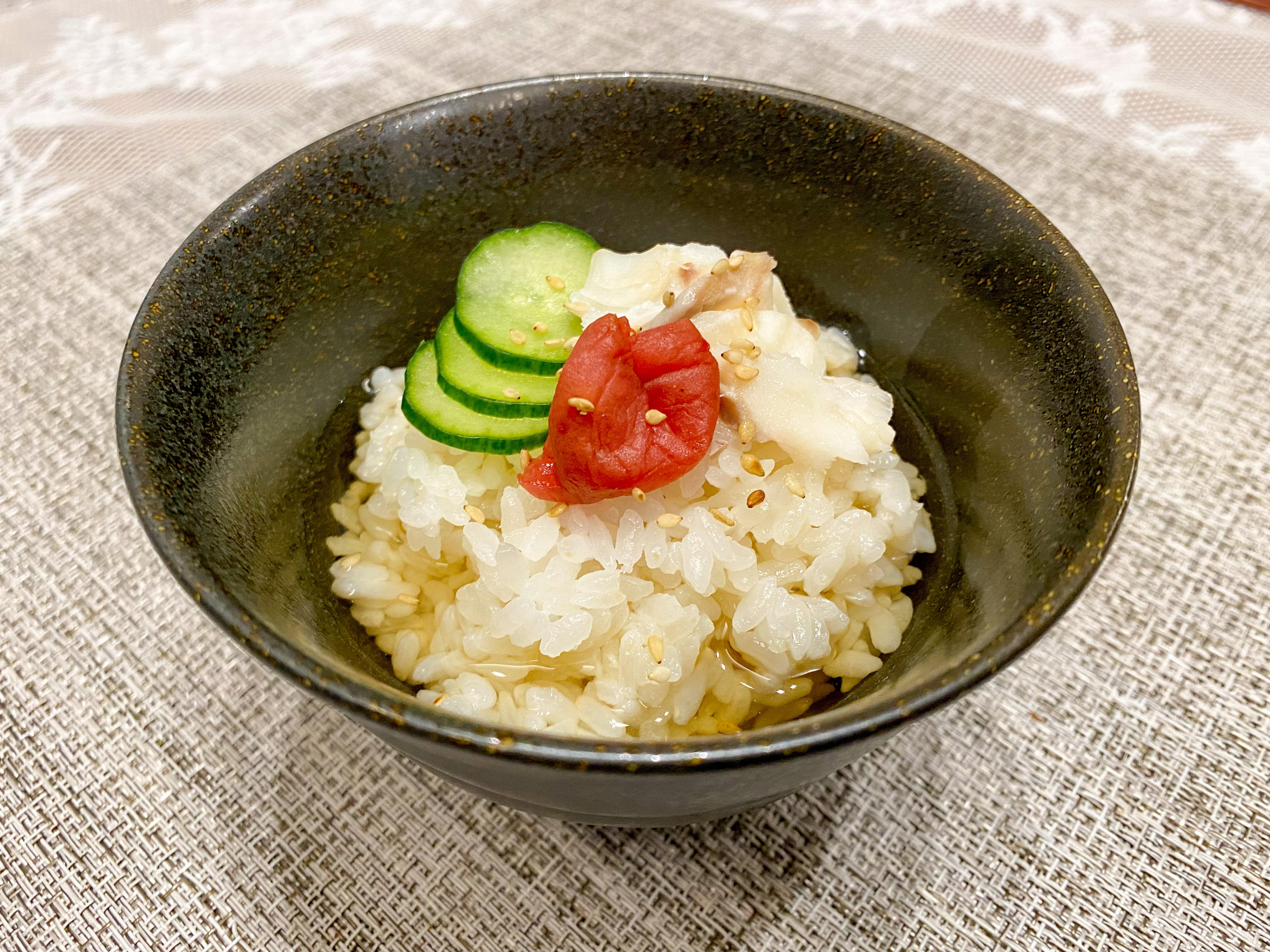 梅としらすのだし茶漬けのレシピ。梅干しとしらすで骨粗鬆症に効果的。 - LIFE.net