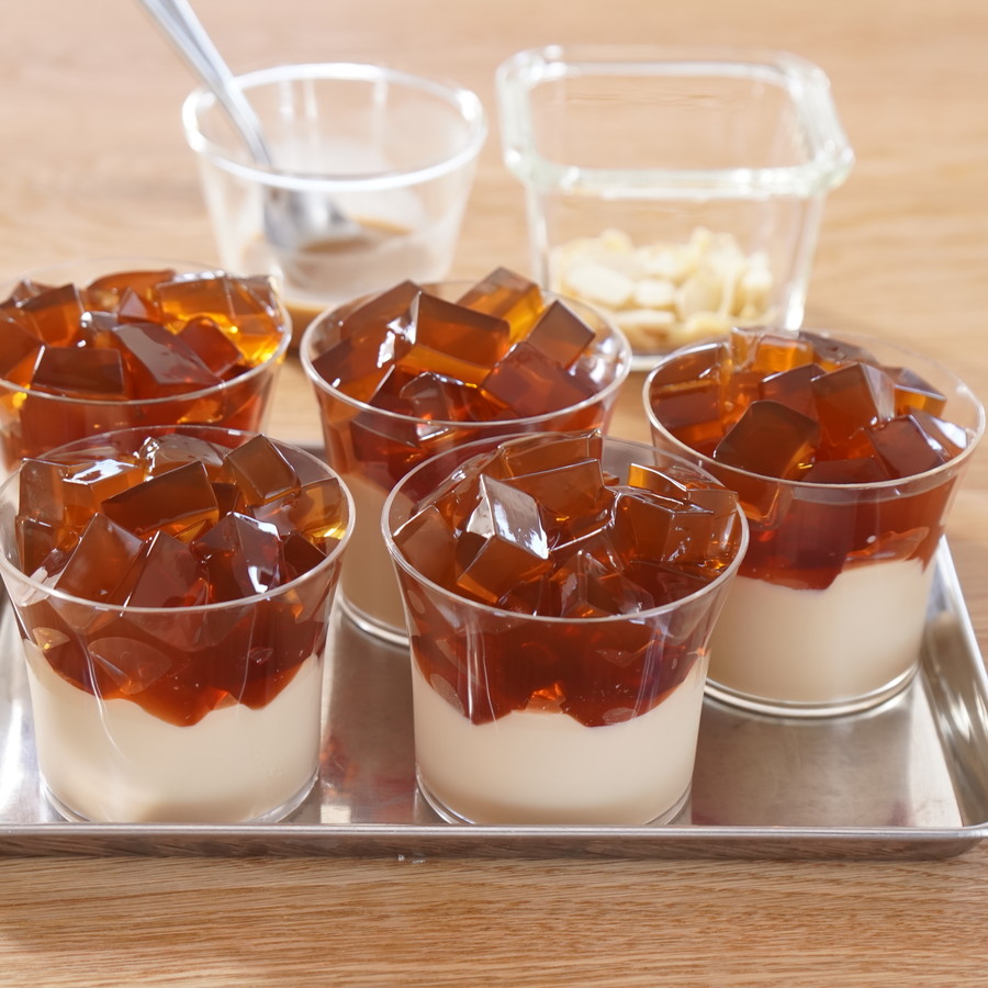 七夕スイーツ 青ゼリーの夜空に星キラリン♪「キラキラ2層ゼリー」作ってみた！ミルク寒天もキュン甘～♡2023年7月1日- エキサイトニュース