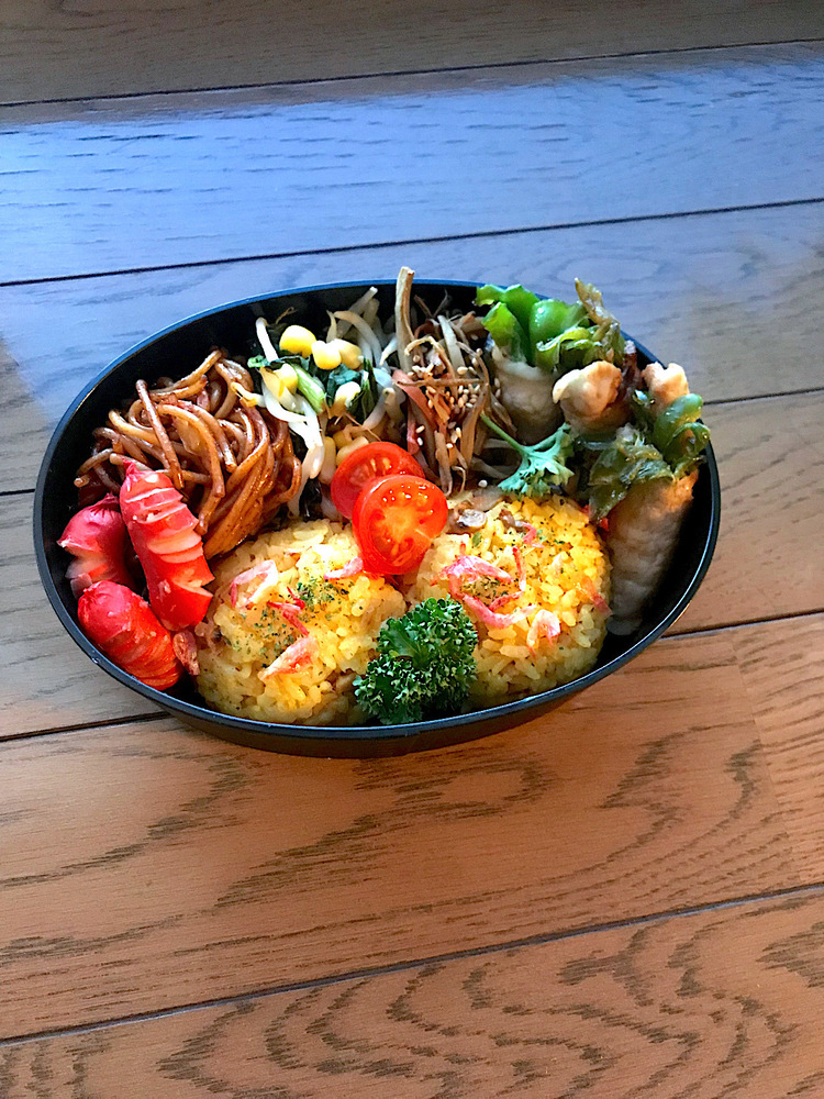 🤍2023.07.04.Tue🍴*。 Menu𓌉◯𓇋 ‎ *ごはん *肉団子の甘酢あん *エビチリ *餃子カップカレーチーズ焼き*ブロッコリーとカニカマのナムル *お花ウインナー *ハムチーズくるくる *さつまいも *ミニトマト おはようございます☁️今日は肉団子の甘酢あん🍱🥢 エビチリと