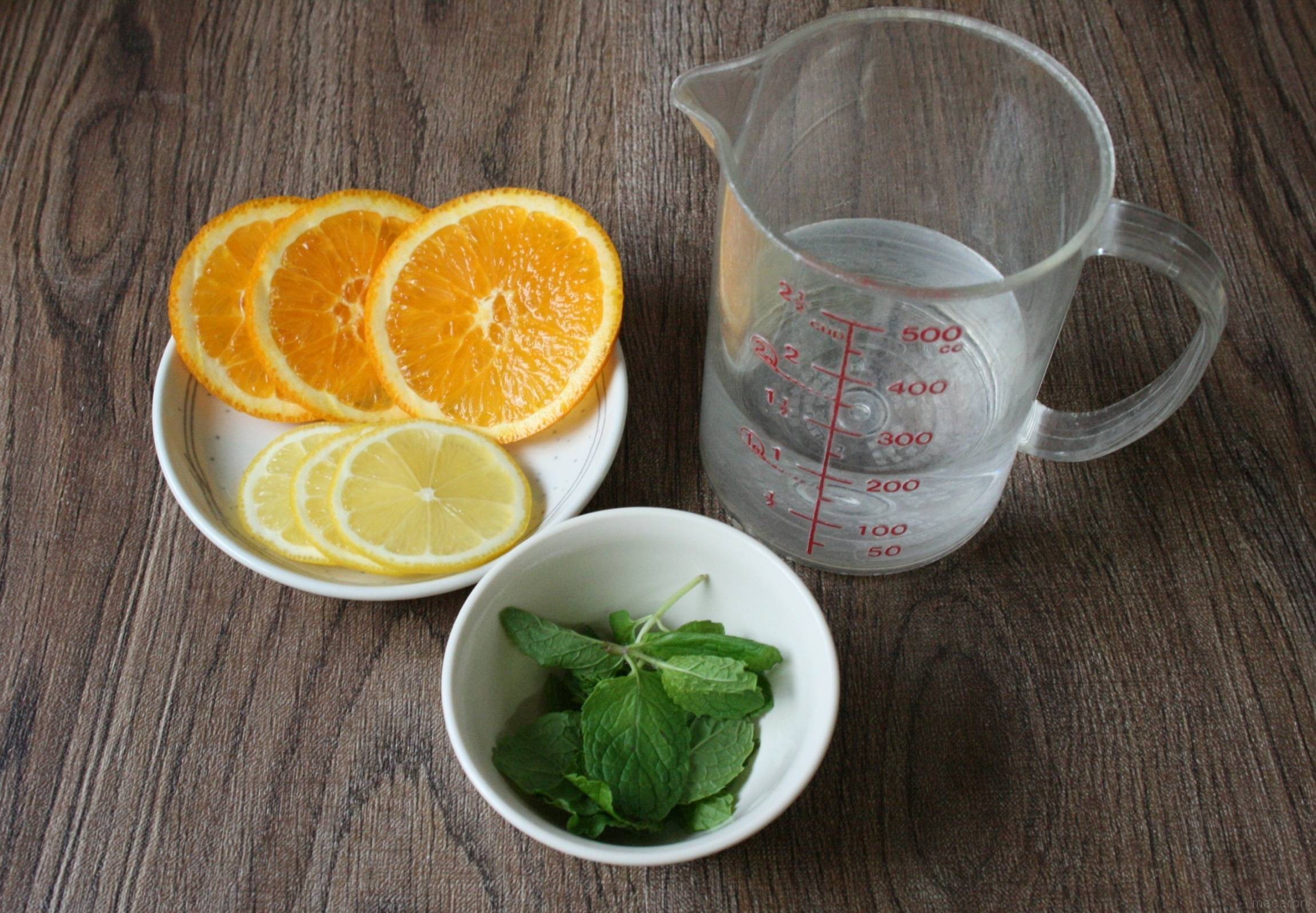 フルーツフレーバーウォータ