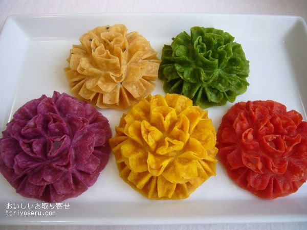 子供も大人も楽しめる！ どこでも手に入る市販のお菓子を使ってキュートな「お菓子のおうち」を作ってみたよPouch ポーチ