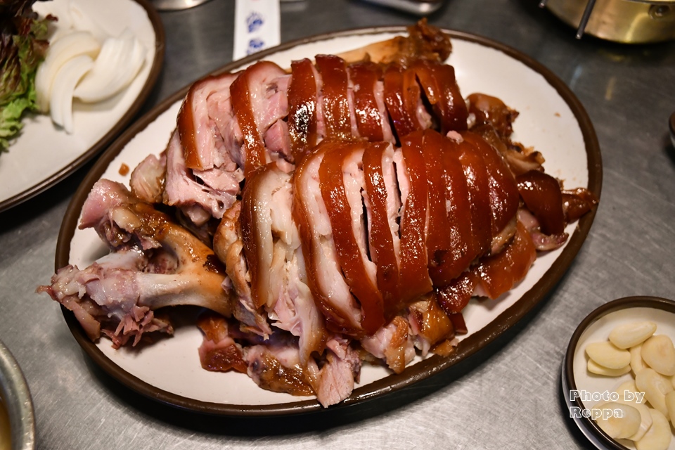 冷蔵 匠忠洞 味付け豚足 半分切り 約300g チャンチュンドン チョッパル 韓国料理 : 八道韓国食品 - 通販 - Yahoo!ショッピング