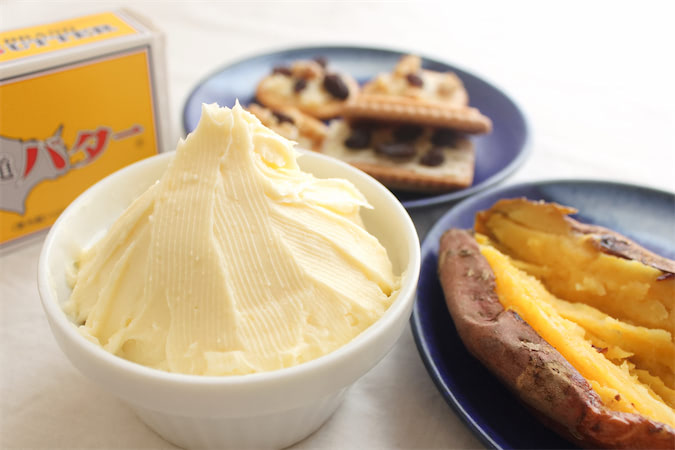 生クリーム2つで簡単！自家製ホイップバターの作り方☁️🧈