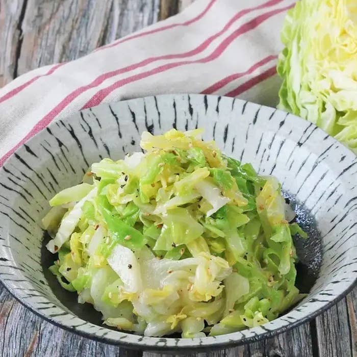 キャベツは和えるだけ！冷蔵庫に常備したい簡単サラダ♡絶品キャベツ3選レシピ・作り方Tasty