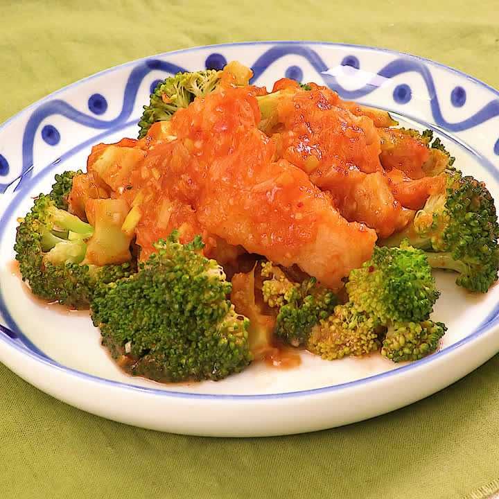 白身魚のムニエル バジル＆スイートチリソース風味タイフードを使ったアレンジレシピタイフードヤマモリ