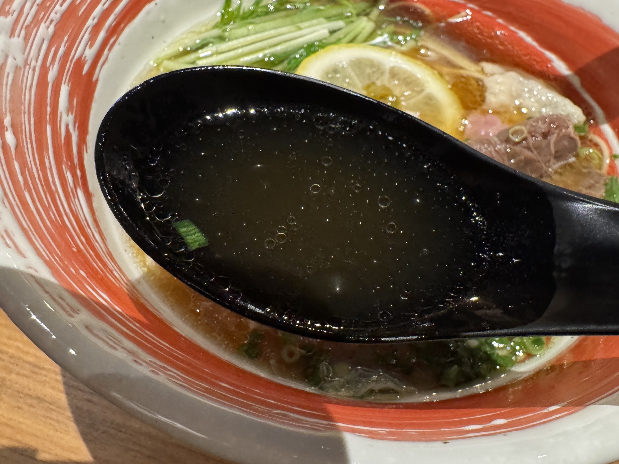 山口の鯨骨ラーメン、人気じわり 「新たな名物料理に」 - 日本経済新聞