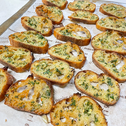 バゲットのカリカリおつまみラスク♪