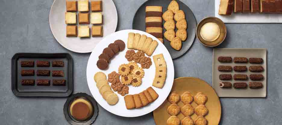 資生堂パーラー – 銀座に創業当時より店を構える、資生堂 パーラー。日本の「美」と「食」を牽引する重鎮的存在である。今でこそカフェやレストランのイメージが強いが、その始まりは資生堂薬局内に設けられた“ ソーダファウンテンコーナー”であった