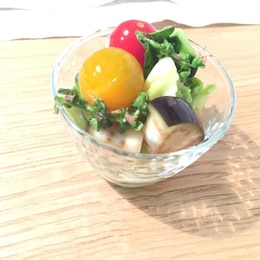 バジルの花をトッピングしたパスタ料理パリ発 ルネと共に逃飛行