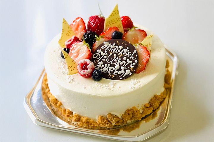 極上のスイーツ宮城県仙台市にあるお店「喫茶ビジュゥ」の『フロマージュ・クリュ・オルタンシア』✨