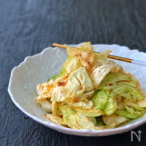 材料ひとつで作れるキャベツステーキ♪ バターポン酢しょうゆソースのレシピ