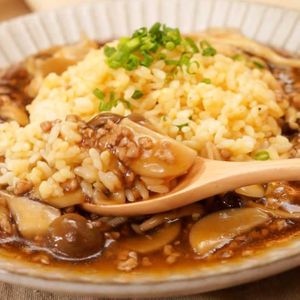 カレーピラフレシピ 炊飯器やフライパンで簡単！ 残りごはんでもパラパラに