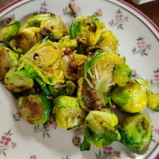 ワインに合う！ 海老と芽キャベツのガーリックバターソテ