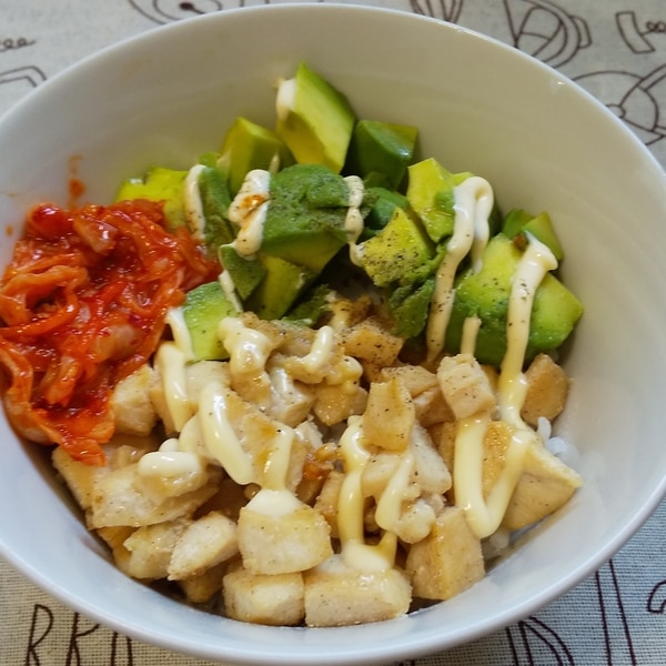 高タンパクで低カロリー♪ Axial 『サラダチキン』とアボカドを使った「サラダ丼ぶり」をご紹介！フレッセイジャーナル