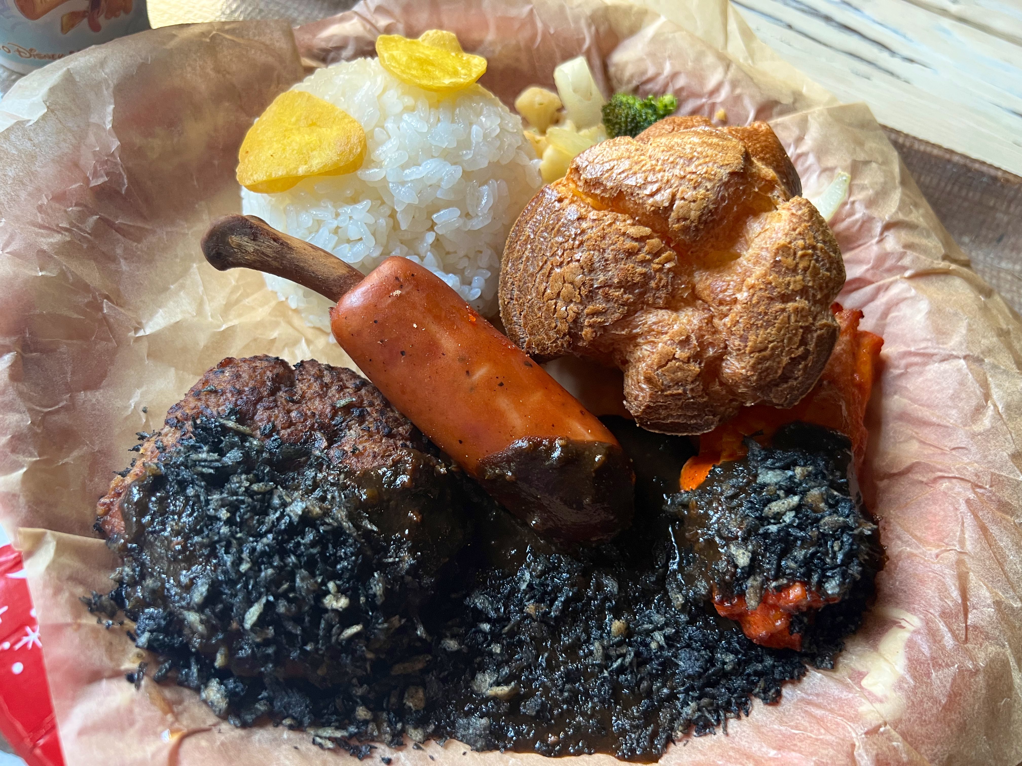 ボリューム満点なお肉メニュー！東京ディズニーシー「ユカタン・ベースキャンプ・グリル」2025グランドメニュー - 2ページ目6ページ中