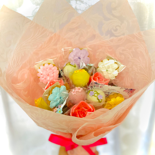 お菓子ブーケとは？作り方やおすすめ商品の予算、活用シーンまで紹介！ - コスパ部