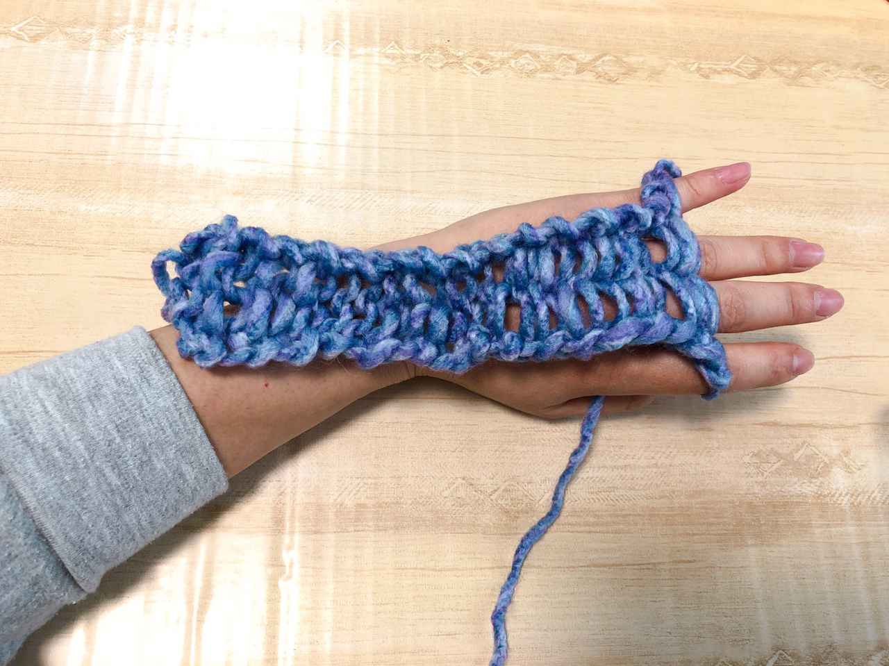 アクリルたわしをつくる糸を編む