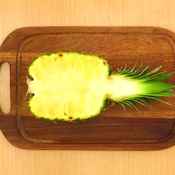 パイナップルの切り方 保存方法やおしゃれな剥き方・食べ方を紹介ほほえみごはん-冷凍で食を豊かに-ニチレイフーズ