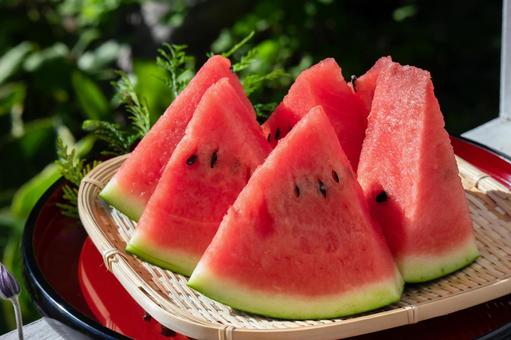 管理栄養士監修 スイカの栄養は？健康への効果とおすすめの食べ方を紹介！新潟ごっつぉ産直便JA新潟かがやき公式通販サイト