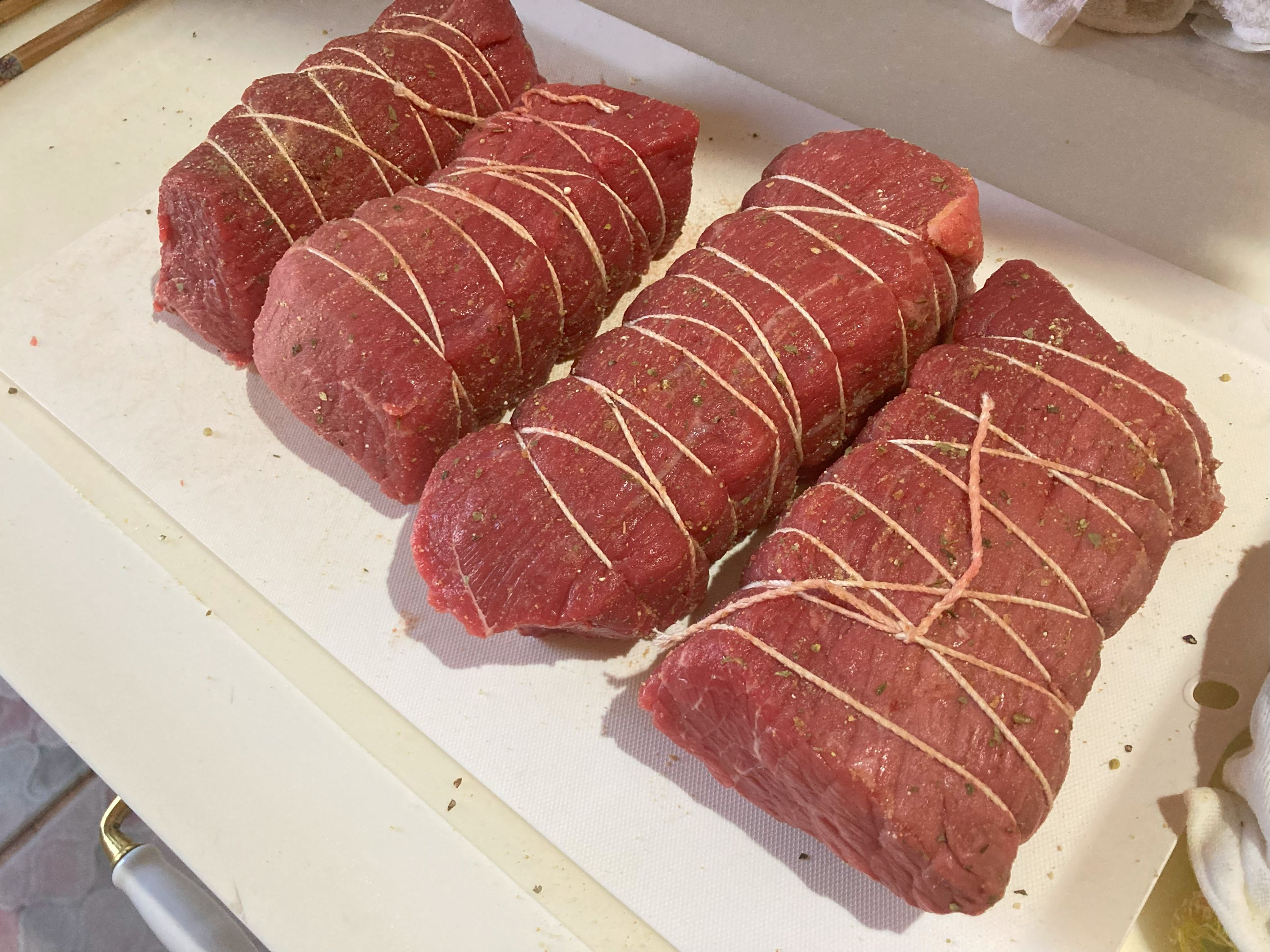 キャンプ飯 焚き火🔥で作る！アルミホイル直火ローストビーフ🍖outdoor.info