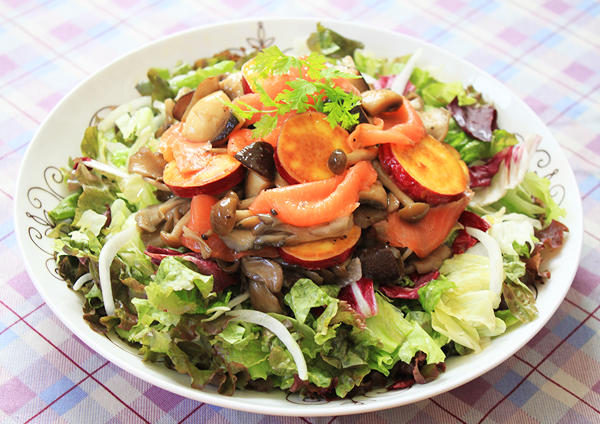 きのこの山のサラダ - レシピナビ
