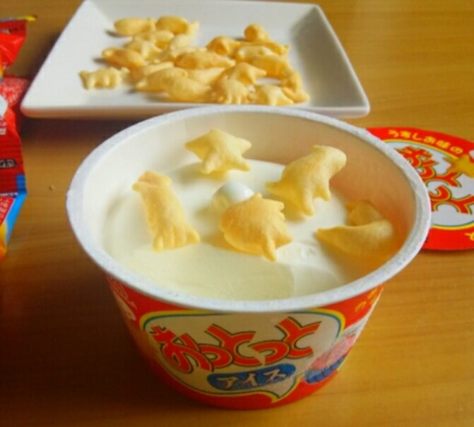 ファミリーマート限定！「おっとっとアイス」食べてみた！ : いつもどこかで