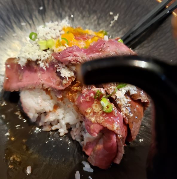 ステーキ丼 くに美 すすきの ステーキ のグルメ情報ヒトサラ