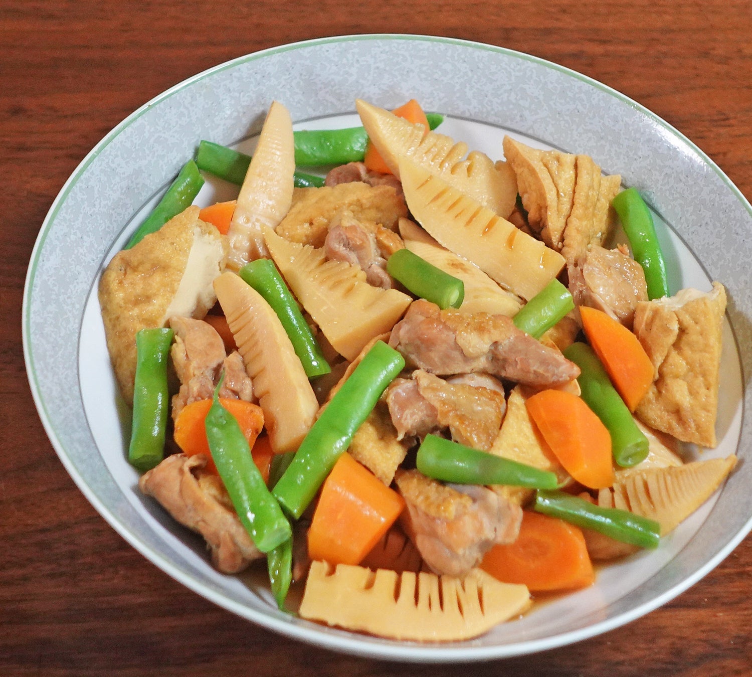 食べごたえバッチリ！ご飯がすすむ「鶏もも肉と厚揚げの煮物」フーディストノート