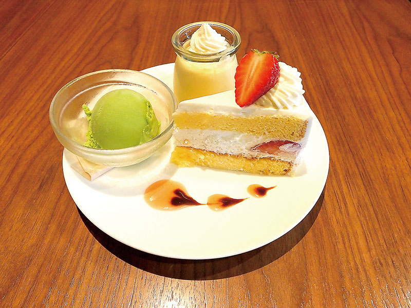パティシエが作るデザート盛り合わせ - Picture of Chef's V Yokohama Landmark Tower,Minatomirai - Tripadvisor