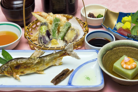 osanpobiyorishiyori ←その他の投稿はコチラ ˗ˏˋ 兵庫・播磨 加東さんぽ ˎˊ˗ 今回は加東市のおでかけ情報をご紹介🤭8:30 MINI CAFEでモーニング 10:00 播州清水寺を参拝 12:00 アンジュでランチをたのしむ 13:30 闘竜灘で四季折々の水模様に魅了される14:30 播磨中央