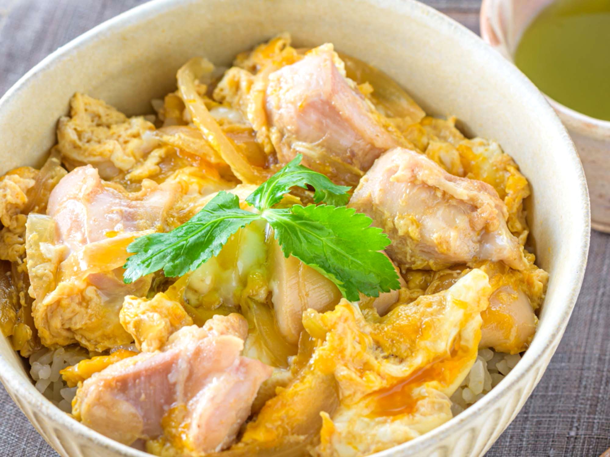 親子丼のレシピ 作り方：白ごはん.com