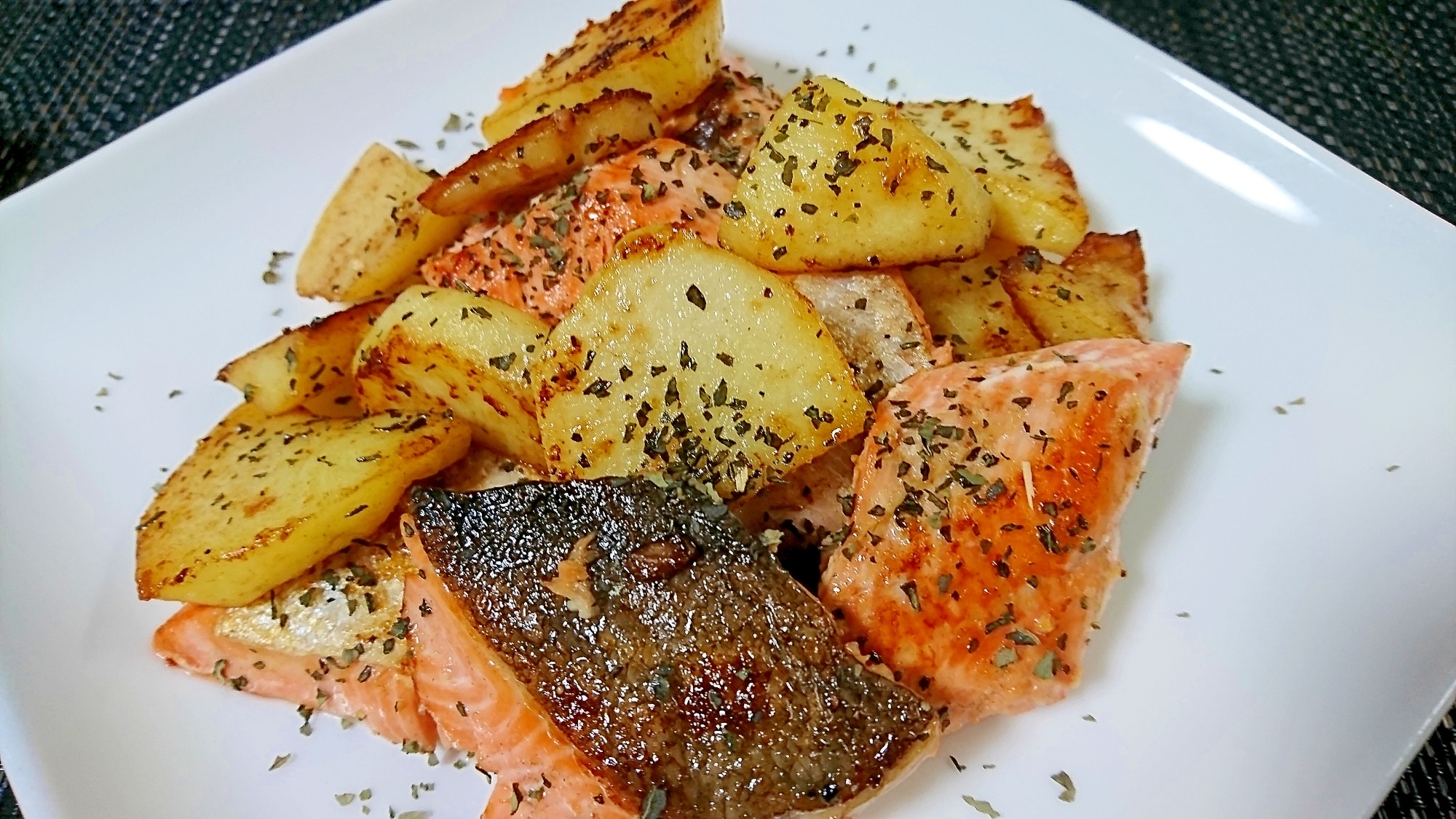 鮭とじゃがいものチーズクリーム煮