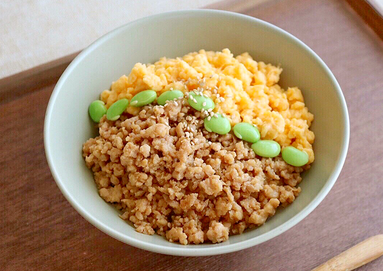 地味に続く定番メニューは朝からもイケル。すき家の『旨だしとりそぼろ丼』masaの食べ歩き記録