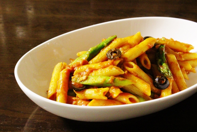 ザ・クラフトパスタ ペンネマカロニ 100g×24袋人気 ペンネ マカロニ もちもち モチモチ 乾麺 麺 国産 イタリアン料理 セット ランチトマトソース グラタン 自宅用 正月 年末年始 夏休み 冬休み 保存食 長期保存- 千葉県柏市ふるさとチョイス - ふるさと納税サイト