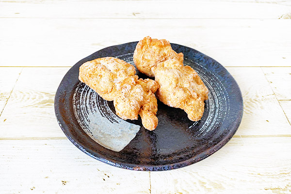 私とニチレイ🍽簡単アレンジレシピが好きな方はコメント欄で「👀」と教えてください😊 『特から®』を使ったちょい足しアレンジ！絶品タレが絡む油淋鶏 ユーリンチー レシピをご紹介✨ ひと手間加えるだけで、見た目も豪華な一品が完成🙌 食卓のメインのおかずとして