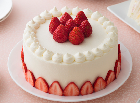 フラワーデコレーションケーキのご注文♡ フラワーデコレーション×側面の飾り絞りもりもりでかわいすぎました サーモンピンク最強ですお誕生日おめでとうございます！フラワーデコレーションケーキflowercakeくすみカラーセンイルケーキアイシングクッキー