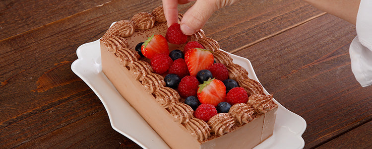 クリームたっぷりスクエアショートケーキ