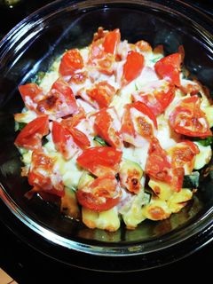 フライパンでポテトとトマトのチーズ焼き