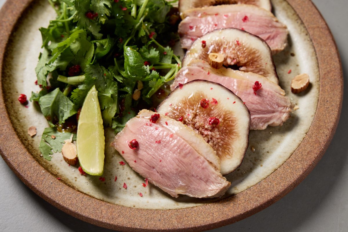 トビウオの「あごだし」で香り豊かなうどん料理を作ろうなべやき屋キンレイ鍋焼うどん・冷凍麺はキンレイ