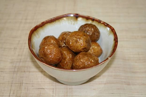 素朴な味 小さいじゃがいもの皮パリパリフライ