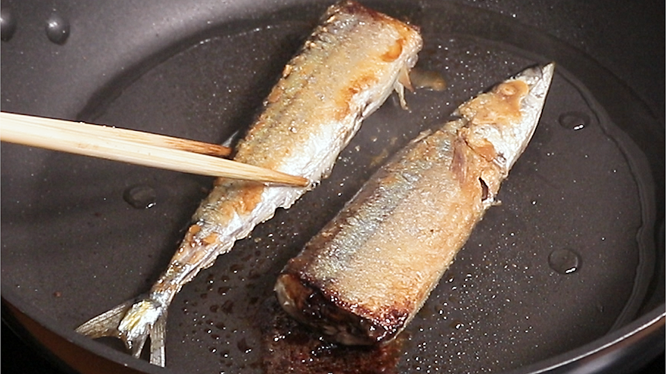 フライパンで魚をおいしく焼く方法とは？おすすめグリルパンも紹介Domani