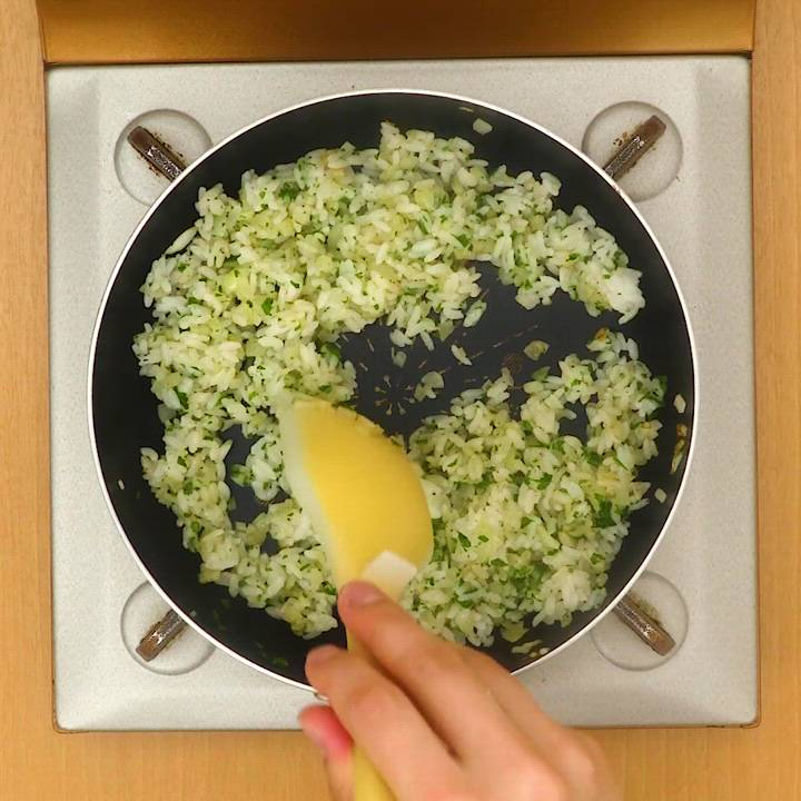 残り物が一気に華やかに♪ ビーフシチューオムライスのレシピ