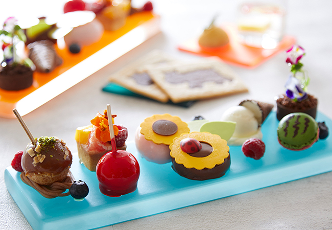 4名の予約で1名無料も！大人の夏祭り×ホテルアフタヌーンティー3選。りんご飴やチョコバナナがおしゃれに - OZmall