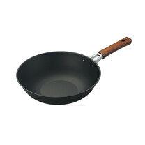 料理家・山田英季さんの案内で、かっぱ橋でフライパンと鍋を探す。くらしクロワッサン オンライン