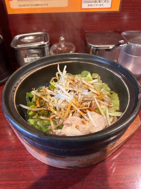 浜松町の分厚いローストポークランチレ ジャルダン デ ドディーヌ